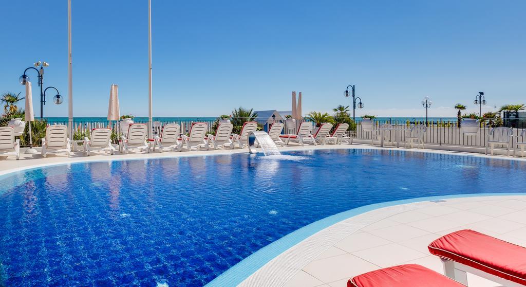 Hotel Manila Lido di Jesolo Exterior photo
